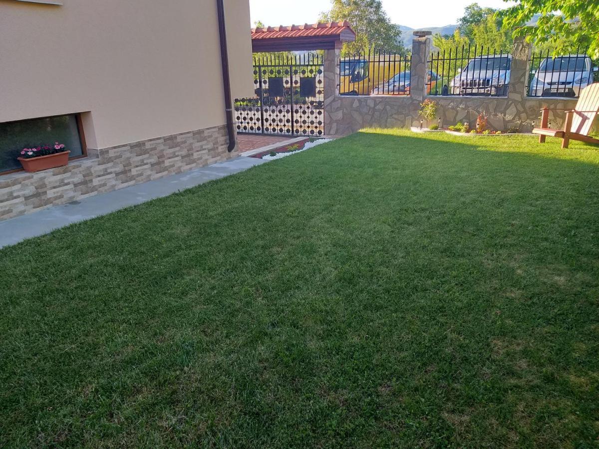 Къща За Гости Демика Saparewa Banja Exterior foto